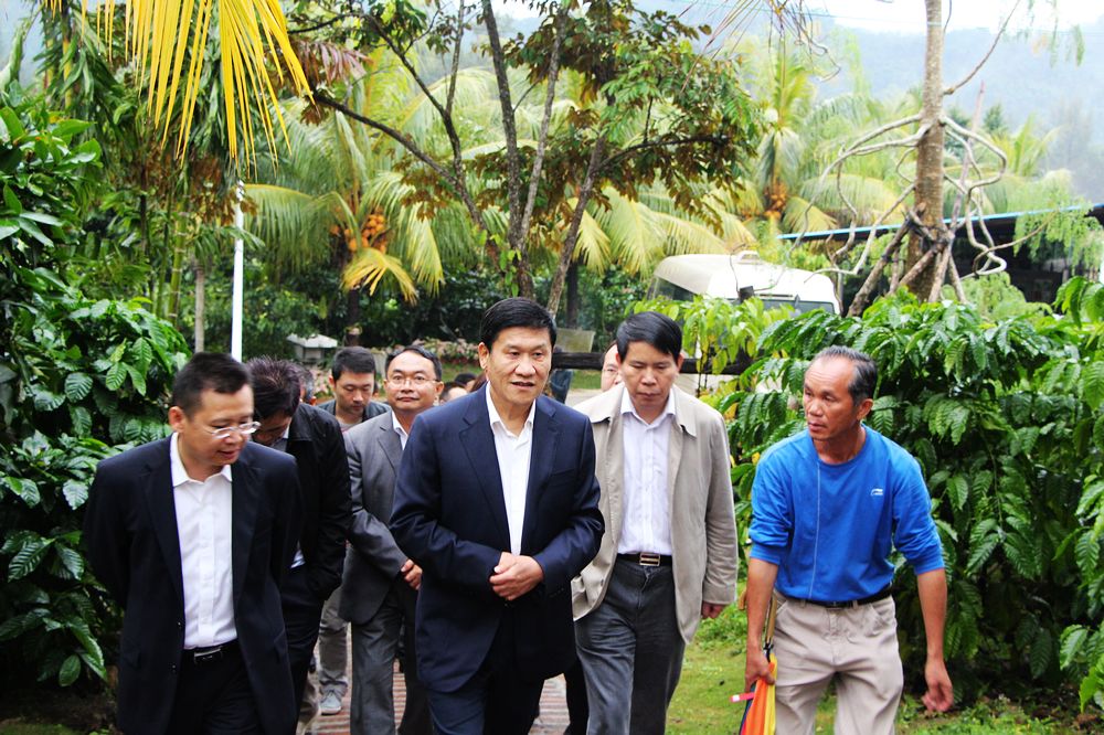 海南省委副书记李宪生到隆苑咖啡调研